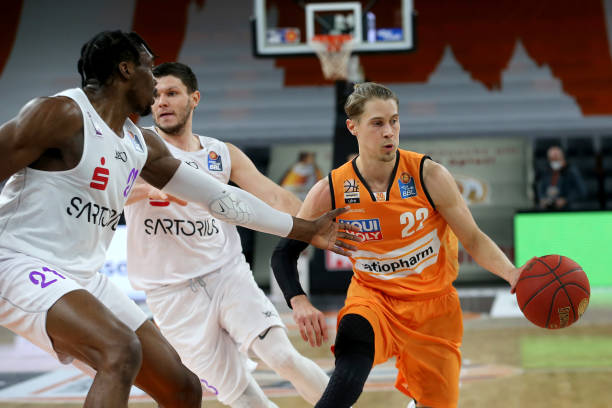 湾大师赛首 湾大师赛首