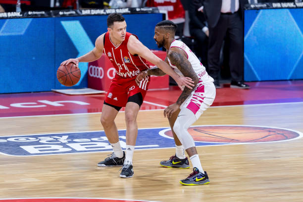 选手激烈对 选手激烈对